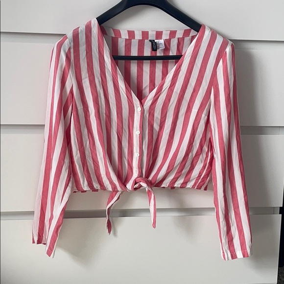 H & M Divided Tie-Front Red Striped Blouse US 8 - Picture 3 of 9